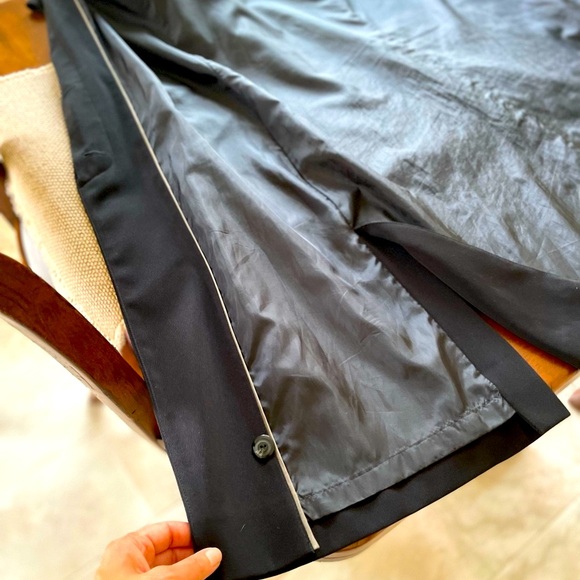 Long black light weight coat by Utex design. - Picture 10 of 15